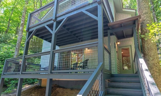 Mill Ridge House | Rhododendron Hill - Last Minute Discount, Affordable Mountain House, Gas Fireplace, Outdoor Seaso...