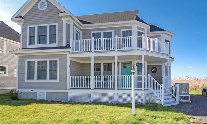 Ogunquit - Wells House | Rhumb on Inn! and Enjoy Wonderful Views and Updated Gourmet Kitchen