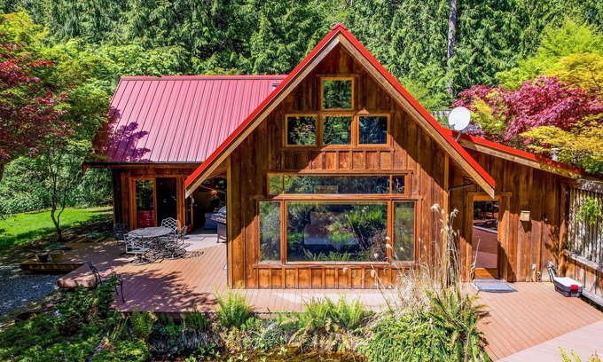 Langley House | Rhythm Waters - Garden with Ponds | Firepit