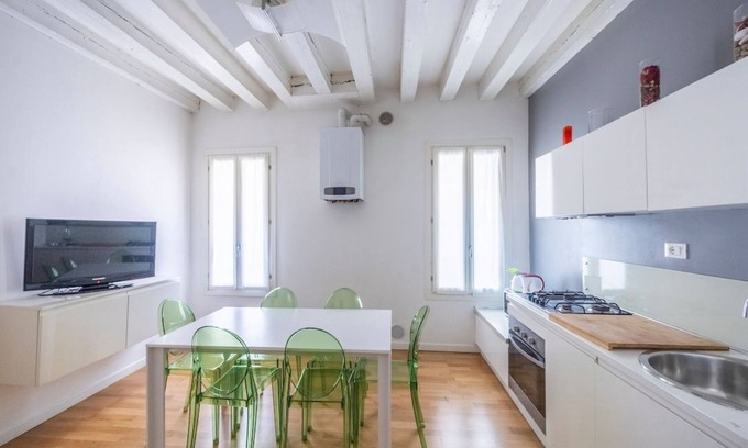 San Polo Apartment | Rialto al Manganer, apartment near Rialto Mercato