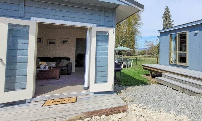Quailburn House | Ribbonwood Quarters, Omarama. Farm Acccommodation.