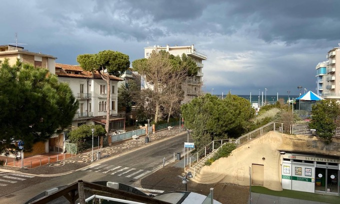 Alba House | RICCIONE CENTRO: 100 meters from the beaches with sea view.