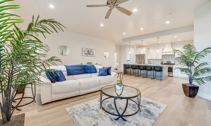 Tri-Cities House | Richland Home w/ Hot Tub: Wineries, Hikes & More!