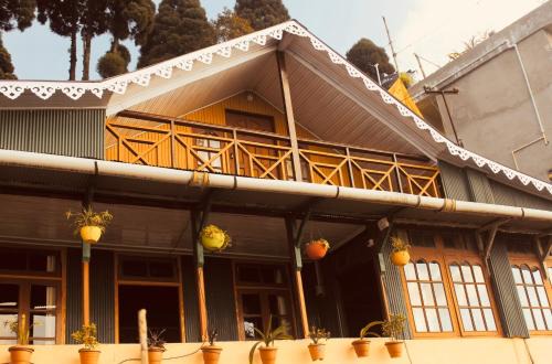 Darjeeling Apartment | Ridge View Chalet Homestay