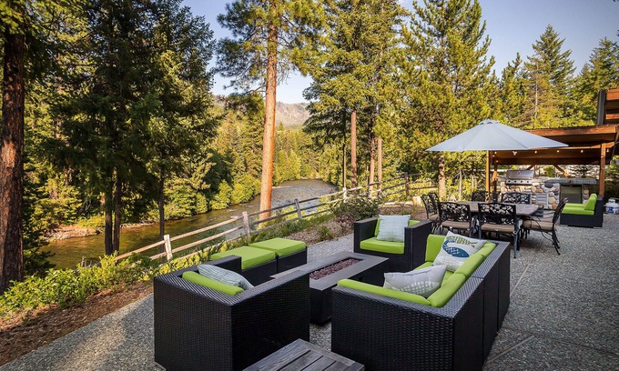 Ardenvoir House | Riffle River Lodge-River, WI-FI, Dogs, Game Room