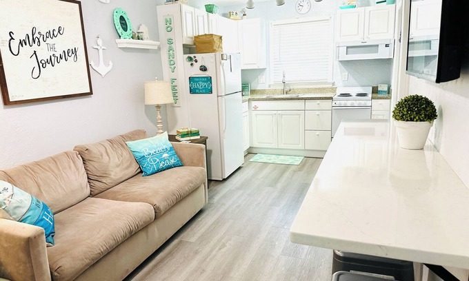 Wildwood Condo | Right next to Beach, Boardwalk, and Convention Center!