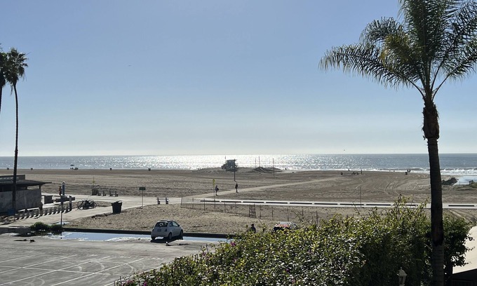North of Montana Condo | Right on the beach! Sand and Ocean just outside your door!