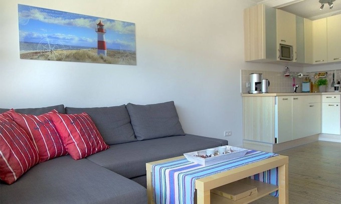 Busum Apartment | π¨ Right on the sandy beach, sunny balcony, quiet location, WiFi π¨