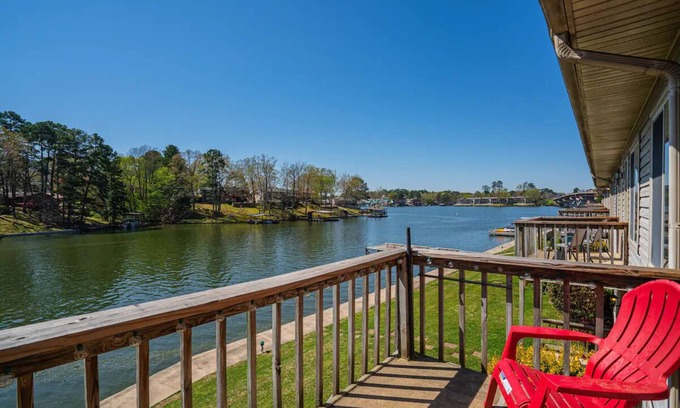 Mid America Condo | Right on the water
