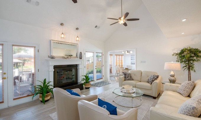 Slidell House | Right Outside of New Orleans - Amazing Family-Friendly 4BR Waterfront Home