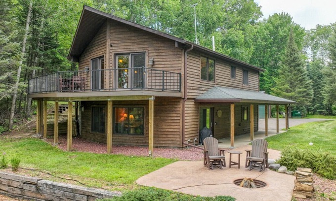 Hayward Cabin | Riley's Place on The Chippewa Flowage