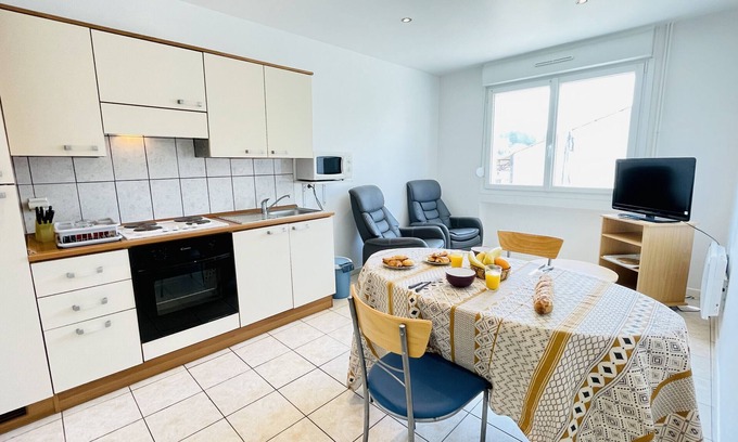 Forges-les-Bains Apartment | Rimbaud: Apartment 300 meters from the spa (public parking)