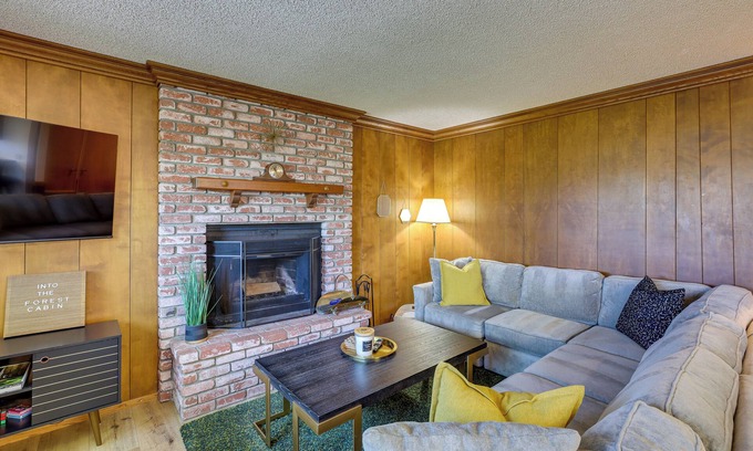 Twin Peaks Cabin | Rimforest Retreat w/Fireplace & Mountain Views!