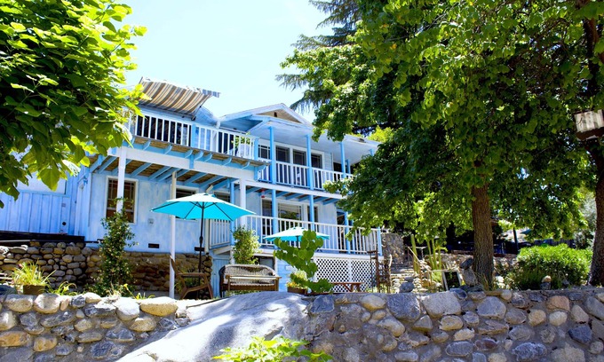 Three Rivers Hotel | Rio Sierra Riverhouse