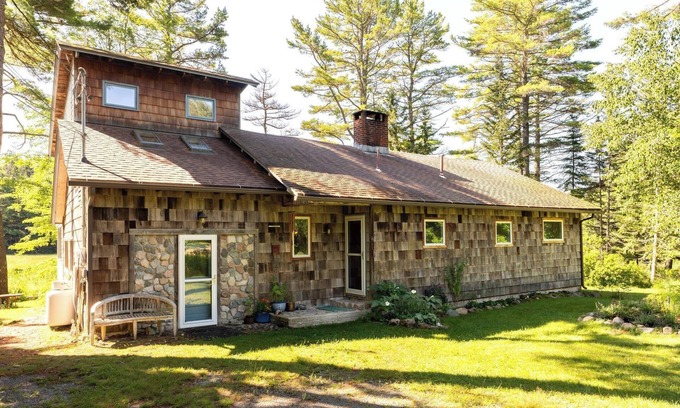 Mount Desert House | Ripples Pond Retreat