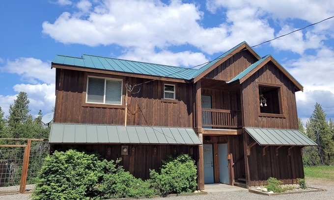 Winthrop Apartment | Rippling River Suite in Winthrop WA!