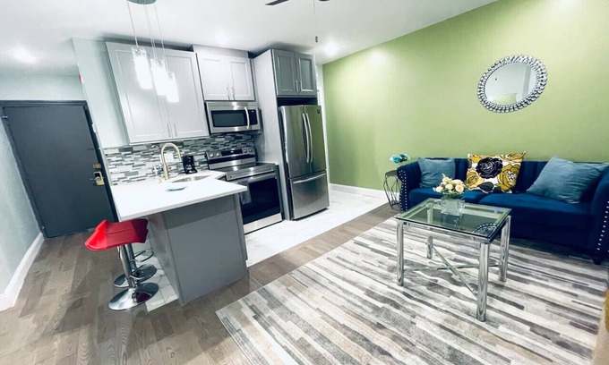 Rittenhouse Row Apartment | Rittenhouse Square near Kimmel Center 1BD Suite
