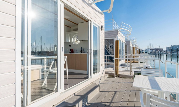 Rimini House | RivaMar 11 - Nomastay House Boats