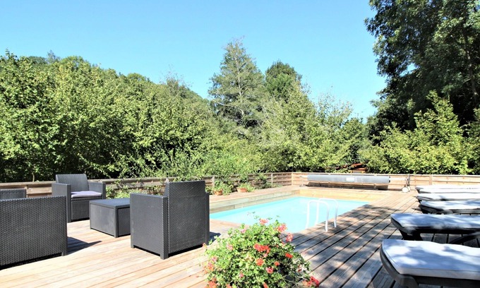 Loze House | RIVER COTTAGE: 100% private, heated pool, air conditioning, 5 star reviews.