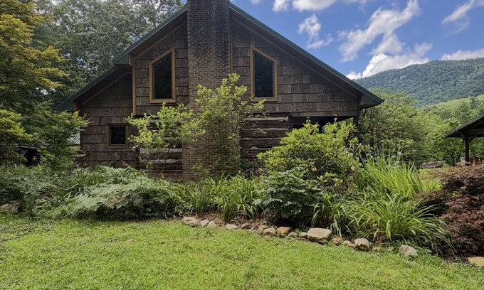 Marietta Cabin | River falls cabin sleeps 6