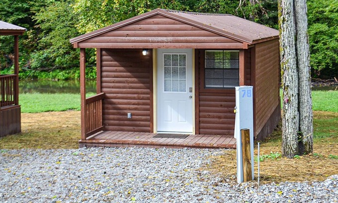 Harrogate Cabin | River Forge Cabin 78 - Cozy and Rustic 1 Bedroom Cabin - Creek Front