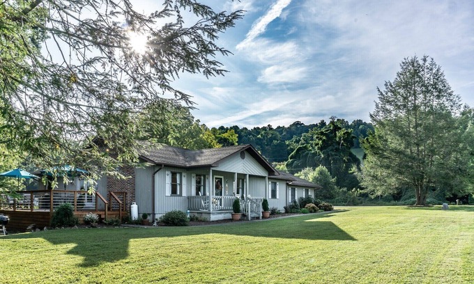Elizabethton House | River Frontage and Mountain Views