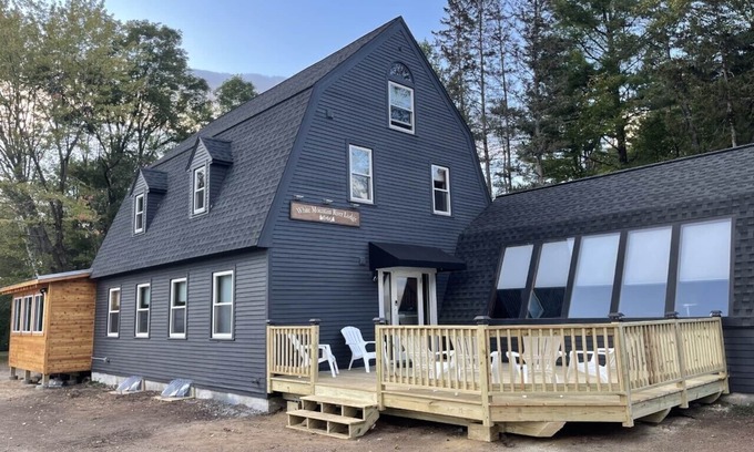 North Conway House | RIVER! Hot tub, Movie theater, Sauna, Massage chair