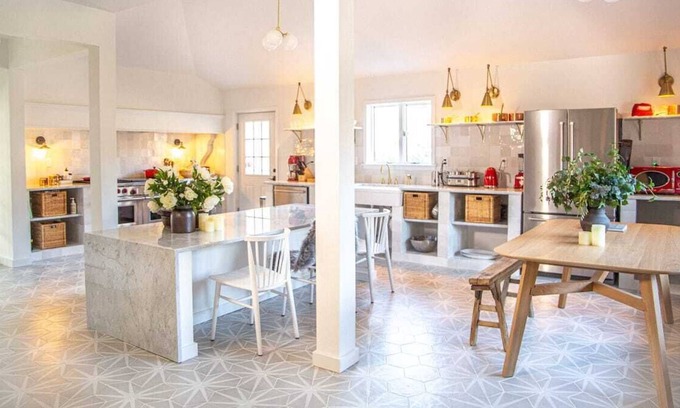 Middle Hope House | River House: all season chalet on 6 private acres