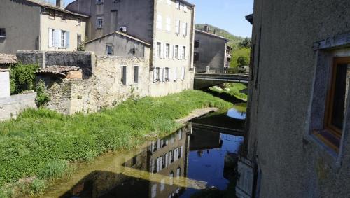 Chalabre House | River House in medieval bastide - Sleeps up to 6
