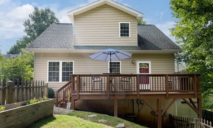 Woodfin House | River Mist Retreat 5 minutes to Downtown Asheville