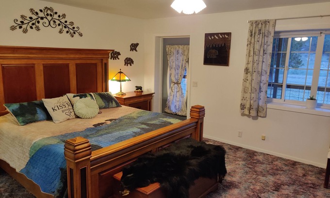 Glacier Country Other | River Ranch Farmhouse, 2 miles from Quinn's Hot Springs!