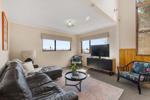 Turangi House | River Retreat, pets, Wi-Fi