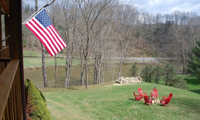 Crumpler House | River Rock Ridge - Crumpler, NC