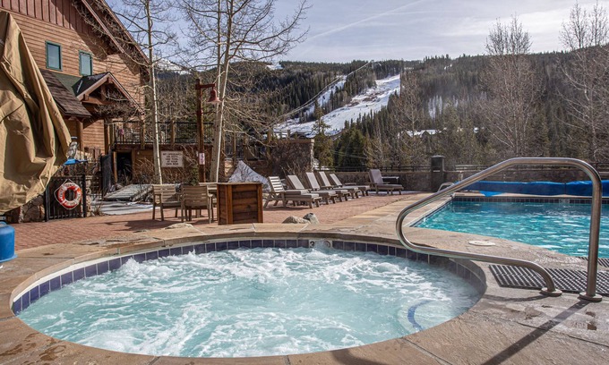 River Run Condo | River Run Village/Outdoor hot tub & pool/Bike Storage/Sauna