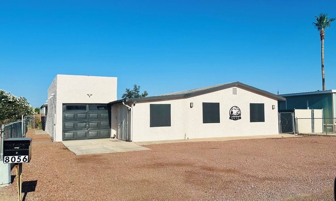 Willow Valley House | River Valley Retreat 2 blocks from The Colorado River