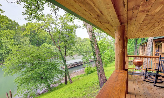 Heber Springs Cabin | River Views, Deck & Boat Slip: Heber Springs Home!