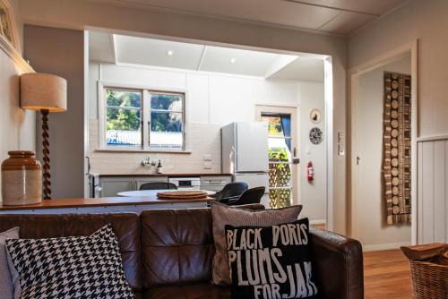 Nelson House | River Walk Cottage