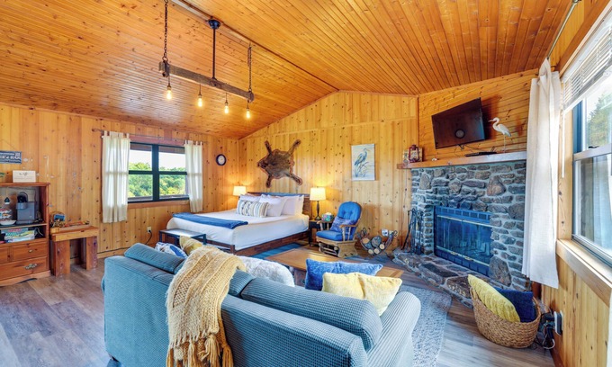 Berryville Cabin | Riverfront Berryville Retreat w/Fire Pit & BBQ!