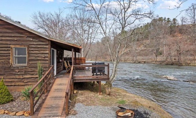 Dillsboro Cabin | Riverfront Cabin, Mountain Views, Fishing, and Hiking!