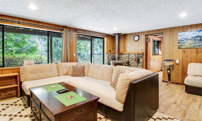 Lime Kiln Cabin | Riverfront cabin on the Stillaguamish with private beach & deck