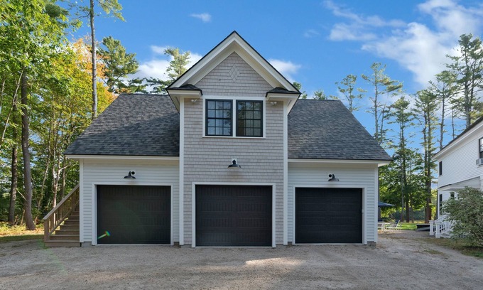 Kennebunk House | Riverfront! Close to Dock Square & Beach! KBK/KPT