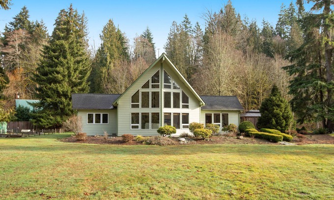 Jordan Road-Canyon Creek House | Riverfront dog-friendly oasis with hot tub, firepit & W/D - close to trails
