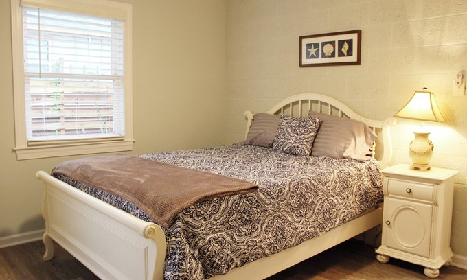 New Bern House | Riverfront House in lovely Bridgeton NC