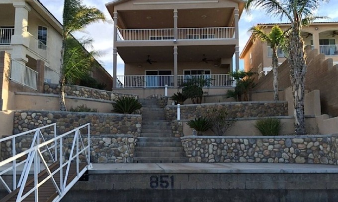 Holiday Shores House | Riverfront House / spacious upper and lower entertaining decks with great views.