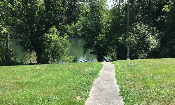 Burkesville Hotel | Riverfront Lodge