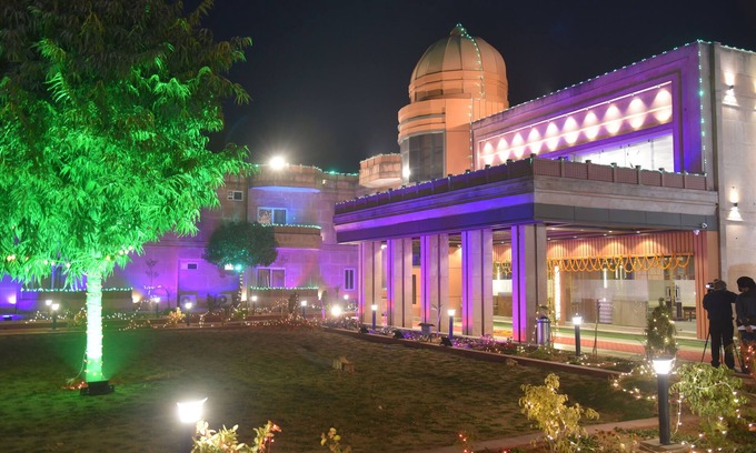 Chitrakoot Hotel | Riverfront Resort