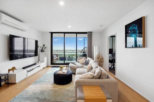 Footscray Apartment | Riverina - Ultimate Footscray Getaway with parking