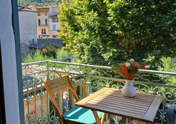 Sospel Apartment | Riverside apartment