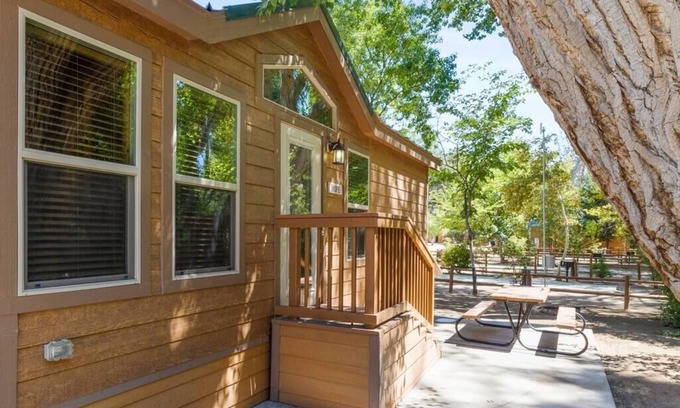 Kernville Cabin | Riverside Cabin at KRS Campground (Cabin 26)
