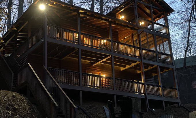 Ellijay Cabin | Riverside Cabin with Gameroom, Deer, & Fishing.